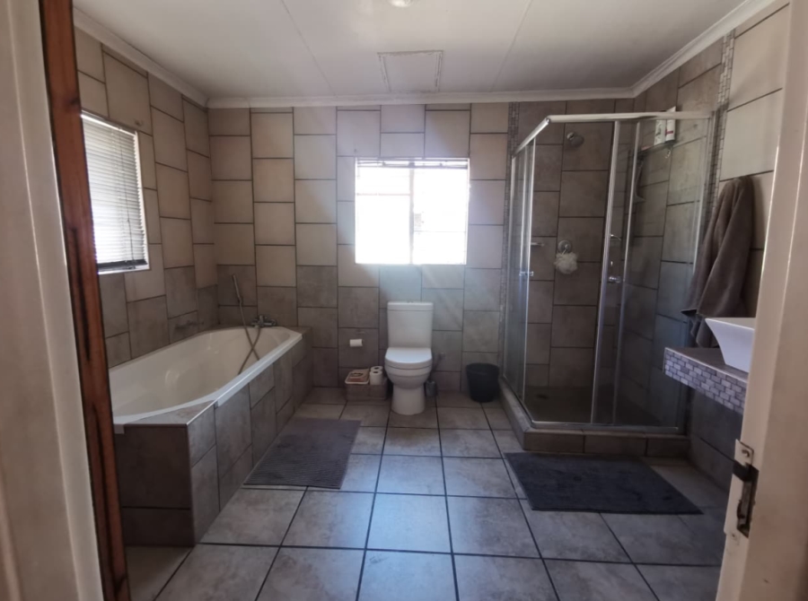 4 Bedroom Property for Sale in Vaalpark Free State